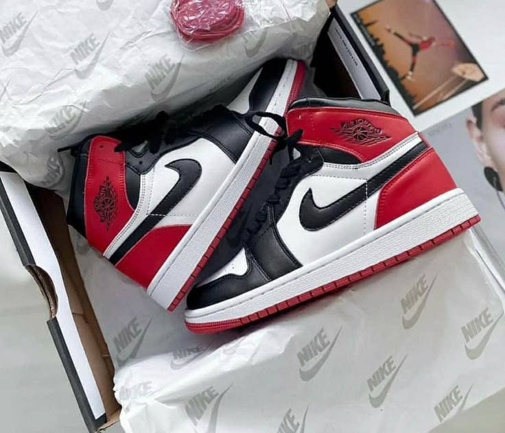 AJ1 High Red + BLACK